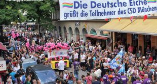 CSD Parade vor Deutsche Eiche München