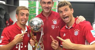 Thomas Müller und Philipp Lahm freuen sich über über den Gewinn des Supercups Quelle: @esmuellert Twitter