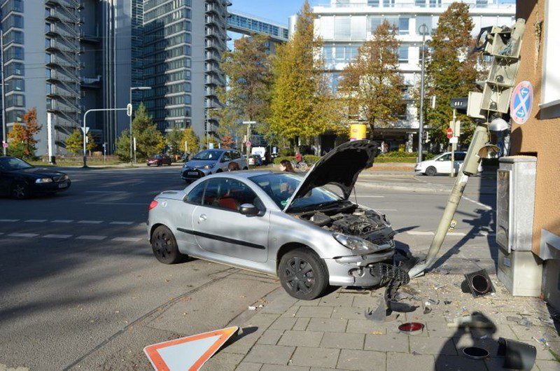 Verkehrsunfall Berg am Laim Quelle Foto Polizei München