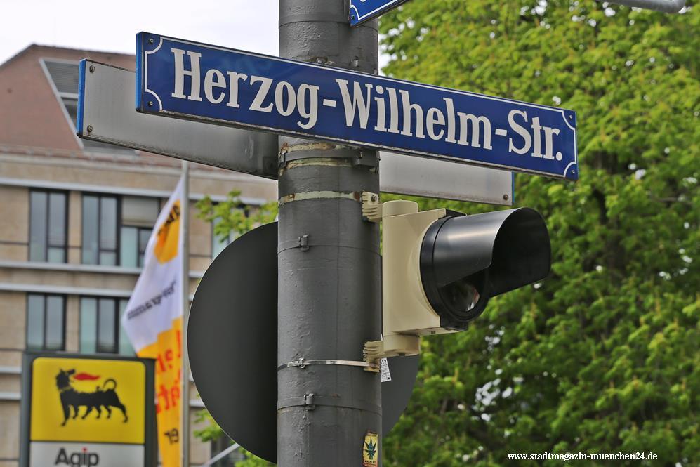 Straßenschild Herzog-Wilhelm-Straße München