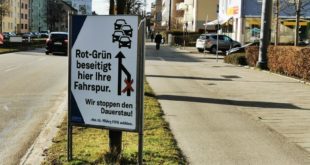 Plakataktion der CSU im Stadtratswahlkampf in der Kreillerstraße in Berg-am-Laim