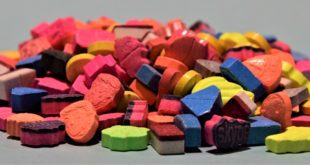 Sammlung unterschiedlicher Ecstasy Pillen, Foto: Zoll