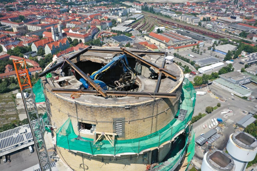 Abriss Kamin Heizkraftwerk München Süd