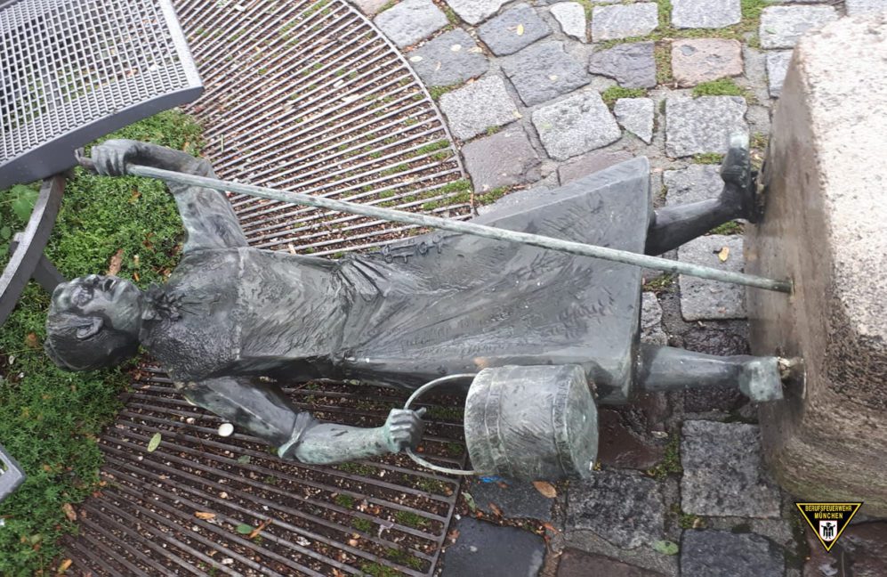 Ida Schuhmacher Denkmal am Viktualienmarkt umgestürzt