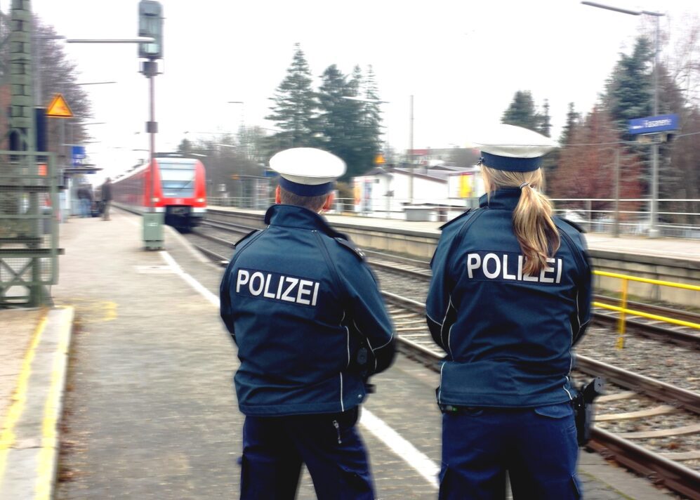 Bundespolizei Streife am S-Bahnhof Fasanerie