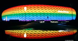 Allianz Arena in Regenbogen-Farben