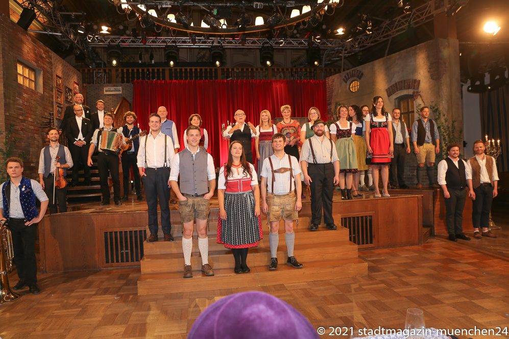 Volkssänger-Revue Brettl-Spitzen 18 aus dem Hofbräuhaus in München 
