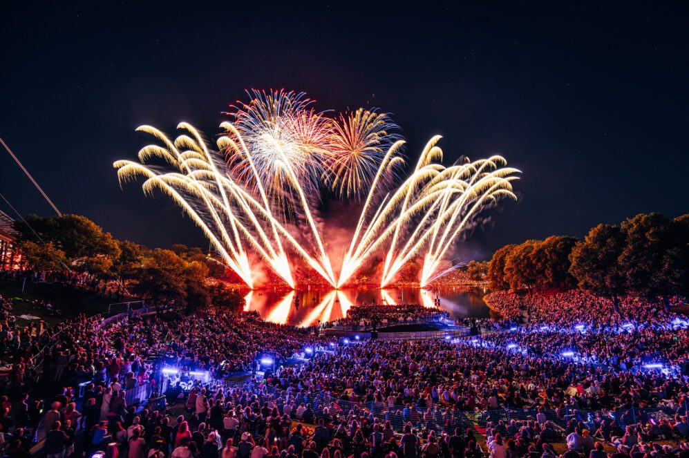 „A Sign of Life“: Jubiläums-Feuerwerk erstmals mit Olympiaturm und Olympiastadion