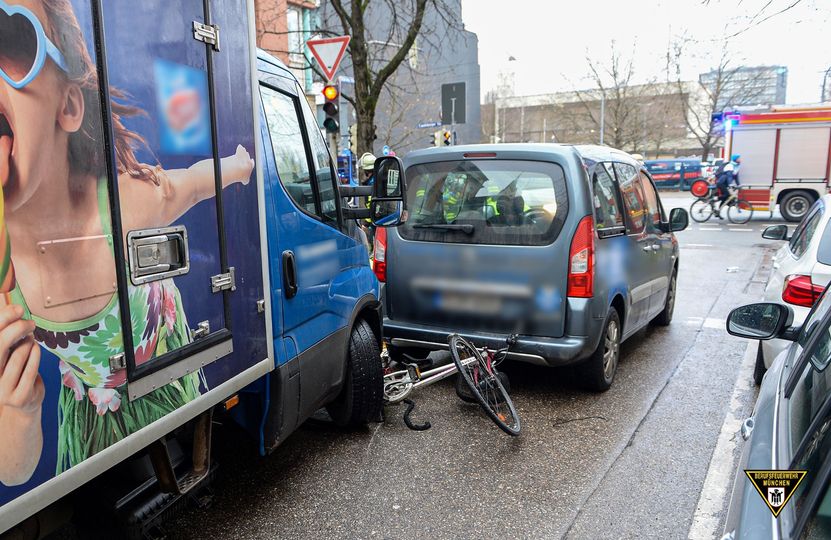 Radfahrerin bei Verkehrsunfall getötet Quelle Foto Feuerwehr München